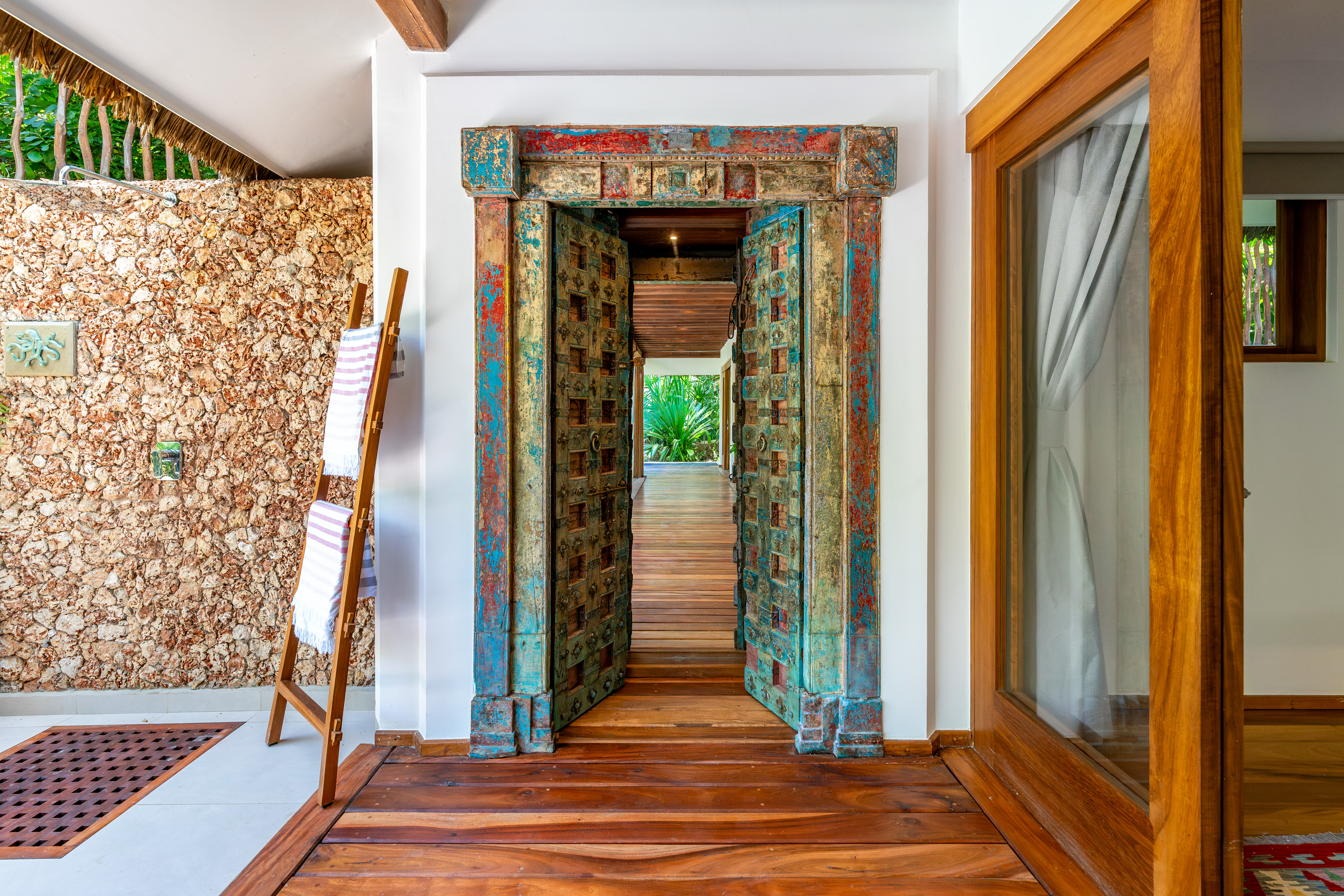 1-BR Beachfront Private Villa Diani