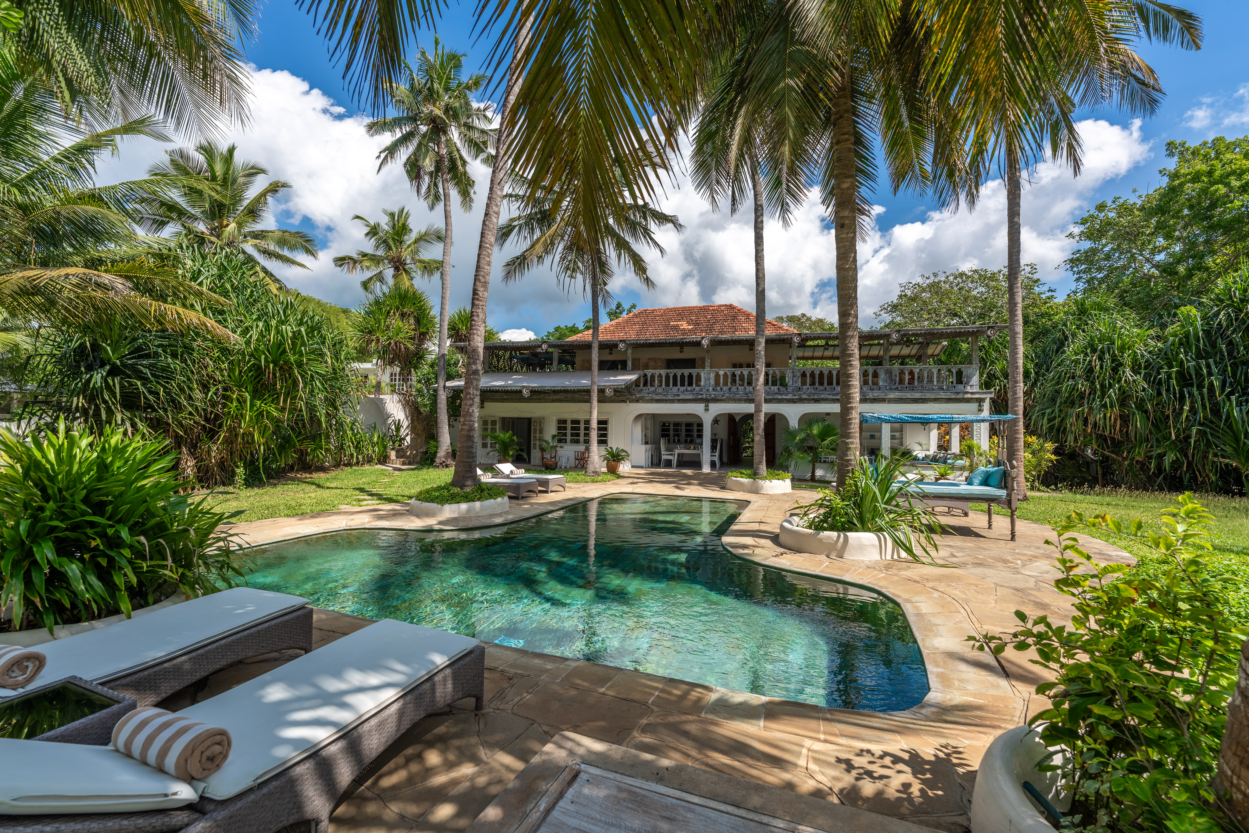 4-BR Exquisite Beach Villa
