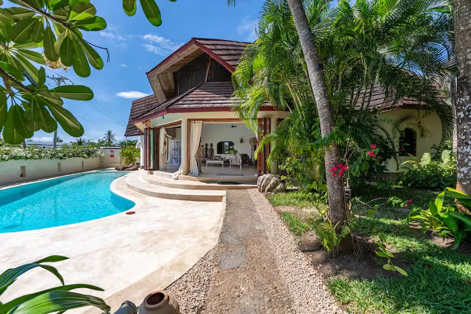 Coastal Chic 3-BR Villa