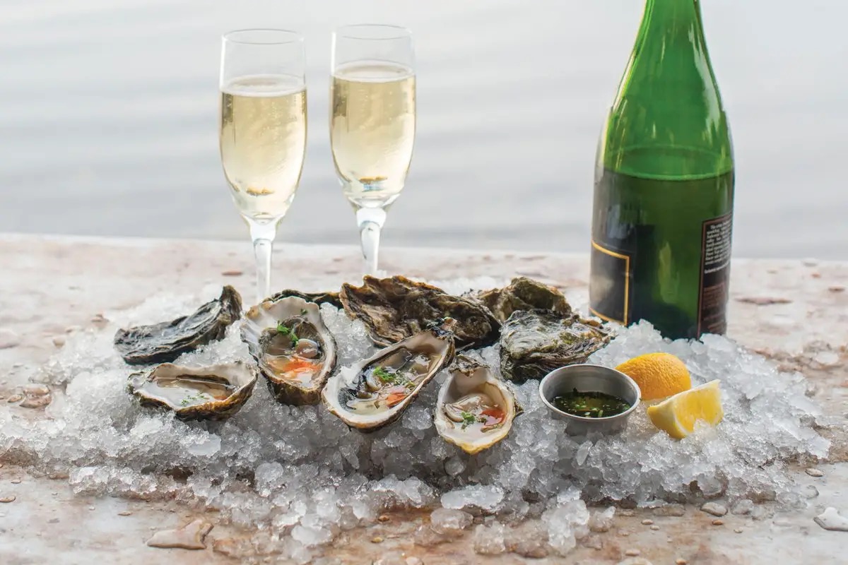 Sparkling wine & Oyster Bar Sundowner